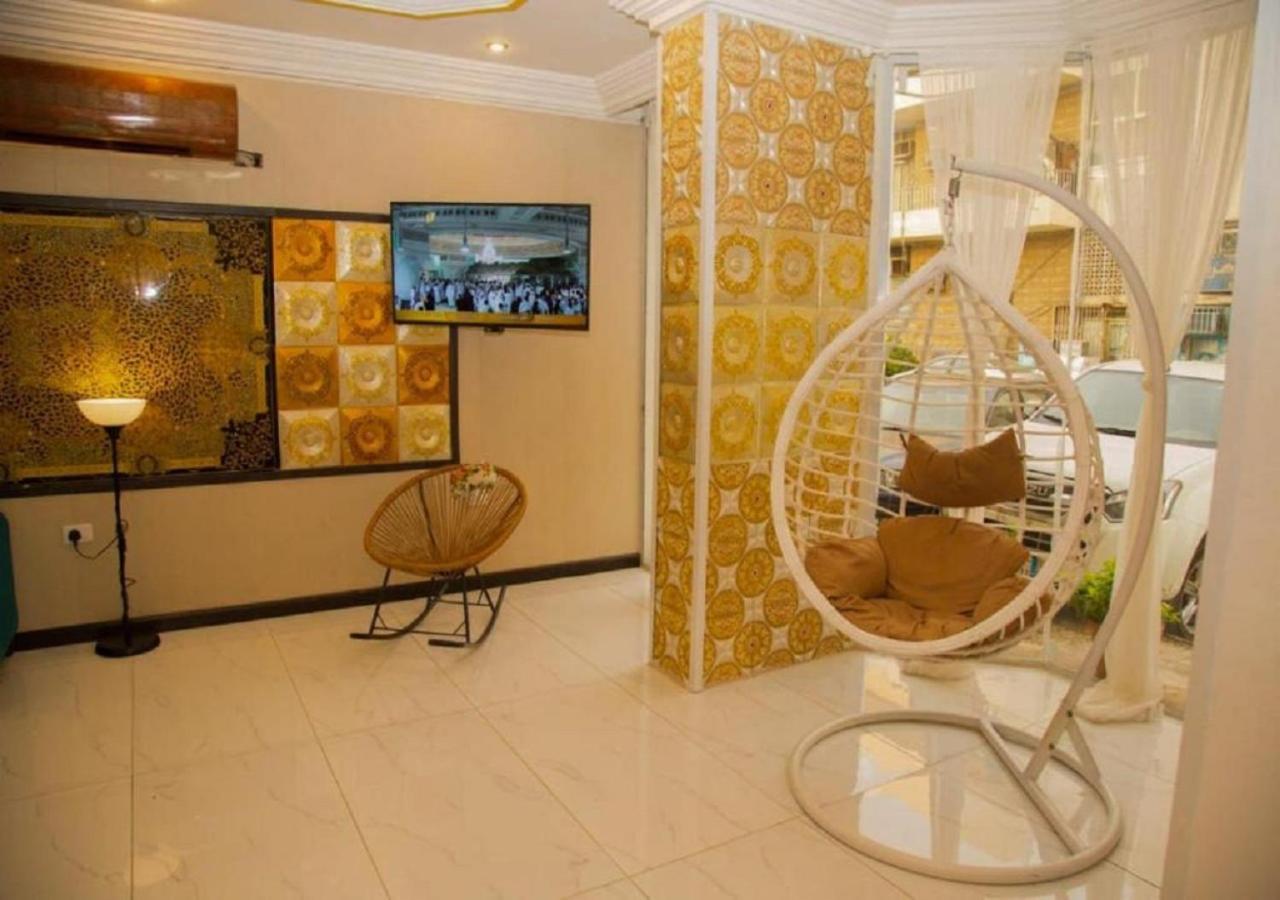 Qasr Al Nabarees होटल के अलावा *