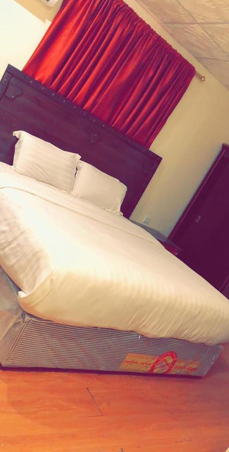 होटल के अलावा Qasr Al Nabarees Jeddah
